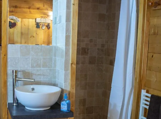 Alpine Rose Chalet *